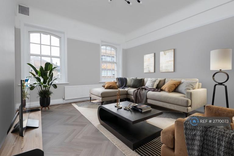 3 bedroom flat in Richmond Chambers, Bournemouth, BH2 (3 bed) (#2770073)