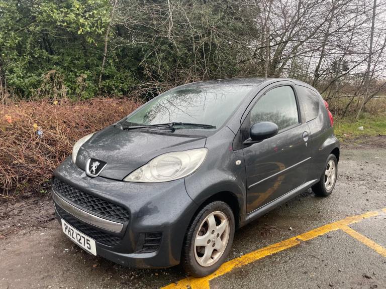 PEUGEOT 107 1.0 ENVY 2012 REG GREY 3 DOOR MOT OCTOBER 9TH 2026 ROAD TAX £20 LOW INSURANCE 60+MPG