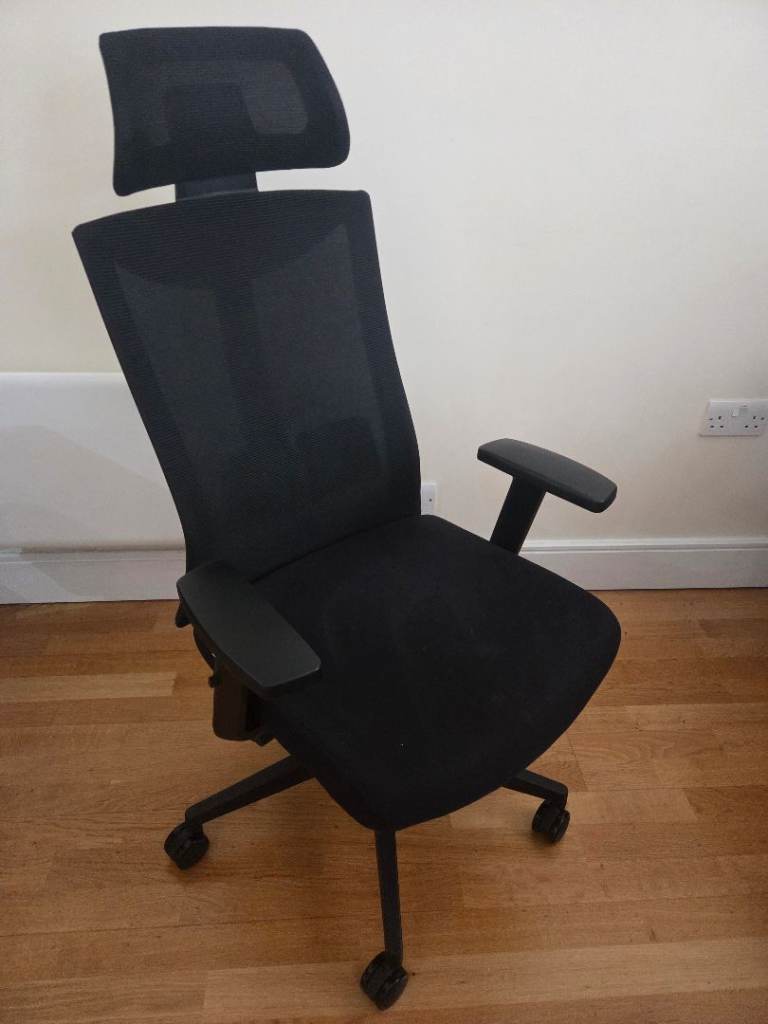 Umi Ergonomic Office Chair – Black – Excellent Condition – £125