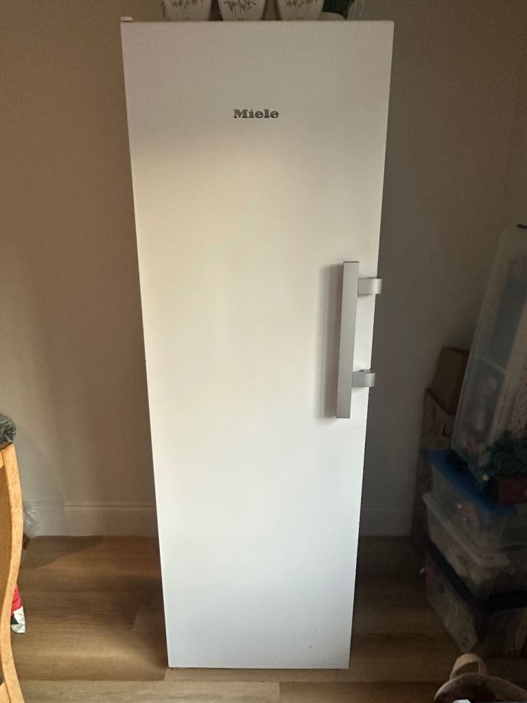 Miele Freezer freestanding 