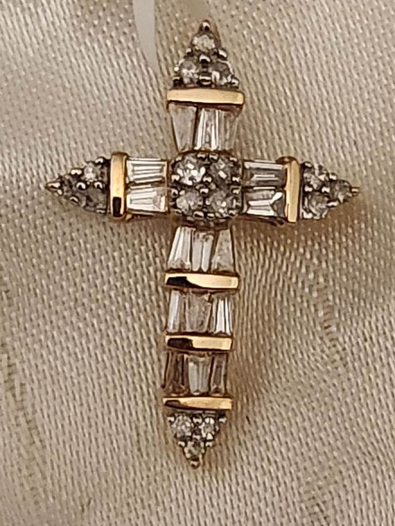 14Ct Gold CROSS 33 Diamonds Pendant 14ct Gold Diamond Cross Pendant brand new with tags 
