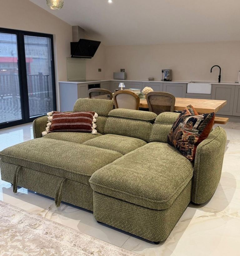 Brand new capri universal corner sofa - delivery available