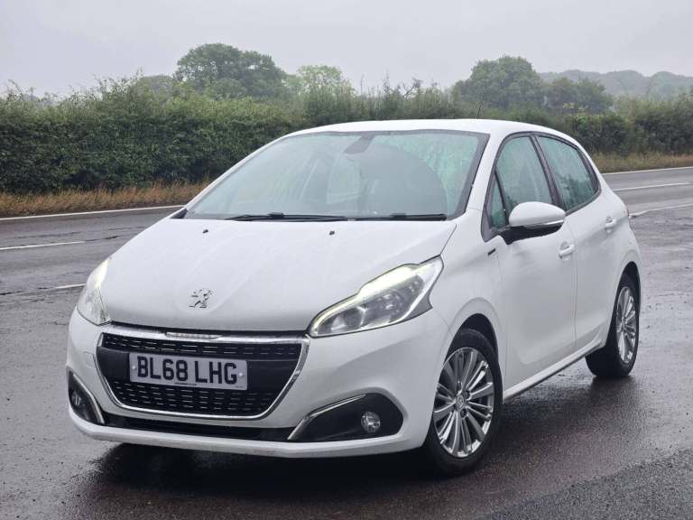 2019 Peugeot 208 1.2 208 Signature S/S 5dr Hatchback Petrol Manual