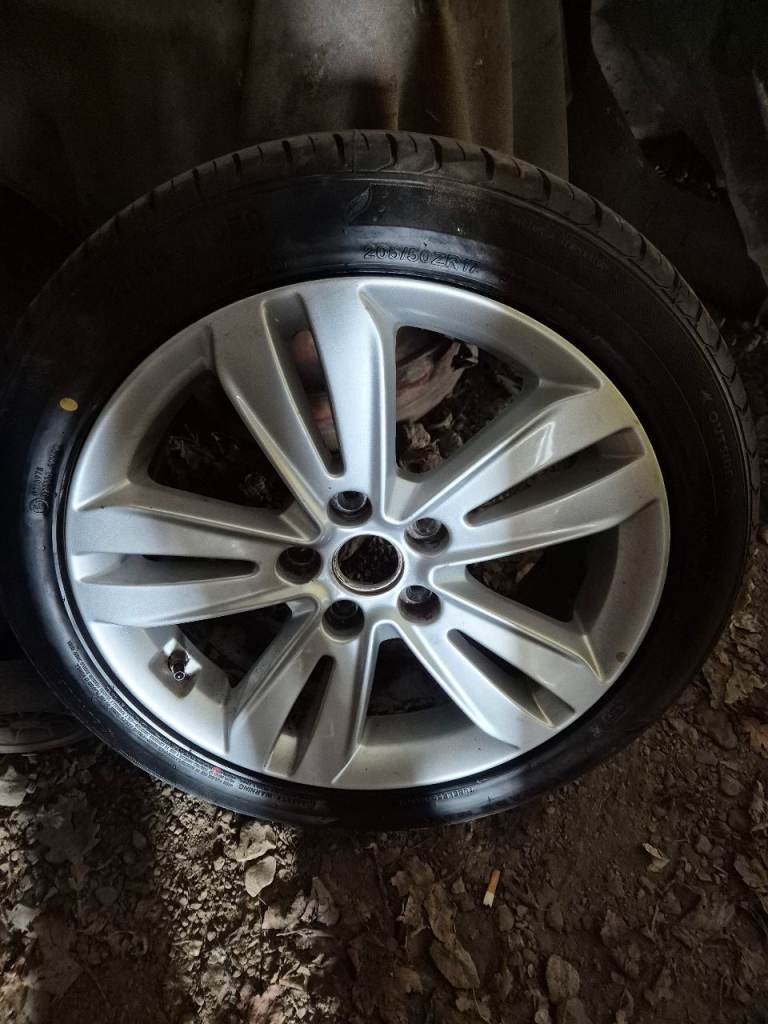 4x alloy wheels with brand new tyres