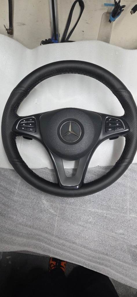 Mercedes steering wheel with Airbag