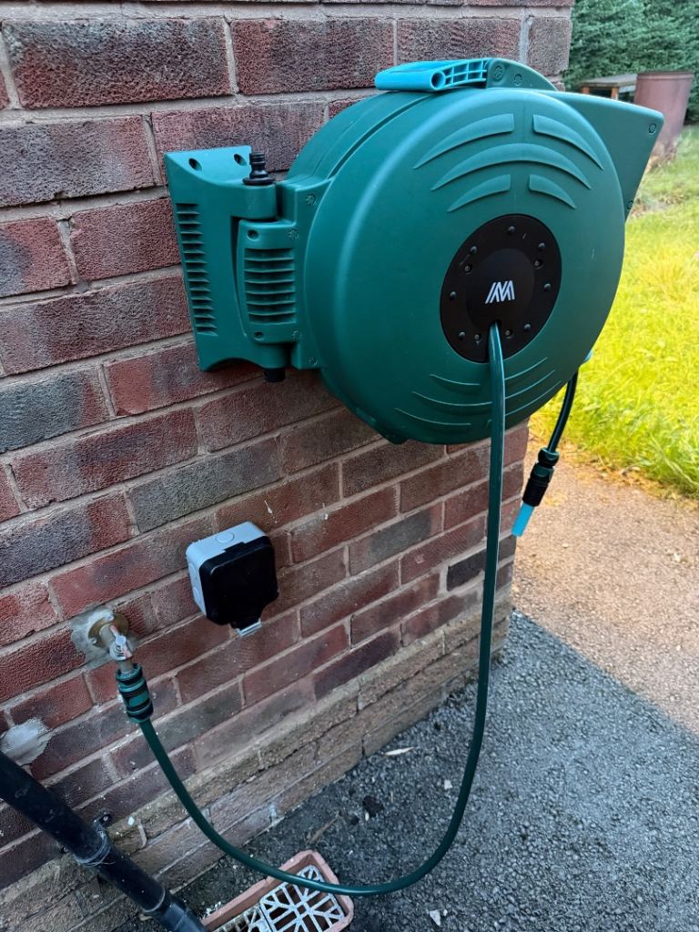 McGregor Auto Rewind Wall Mounted Hose Reel 