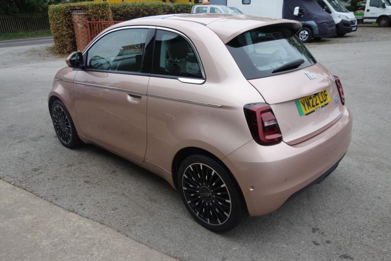 Fiat 500E 42kWh La Prima Hatchback 3dr Electric Auto (118 ps) ELECTRICITY 2022