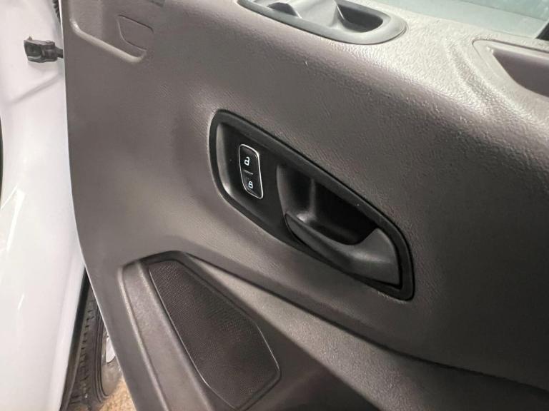 2022 Ford Transit 2.0 EcoBlue 130ps H2 Leader Double Cab Van PANEL VAN DIESEL Manual