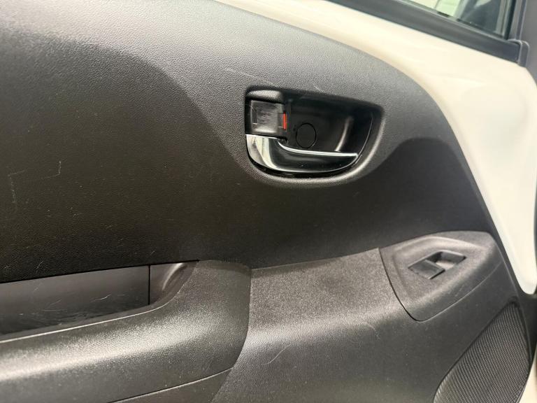 2019 Toyota AYGO 1.0 VVT-i x-play x-shift Euro 6 5dr HATCHBACK Petrol Automatic