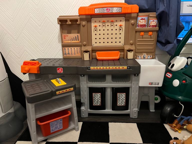 Large step 2 tool bench