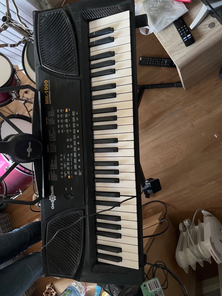 Keyboard working with stand 