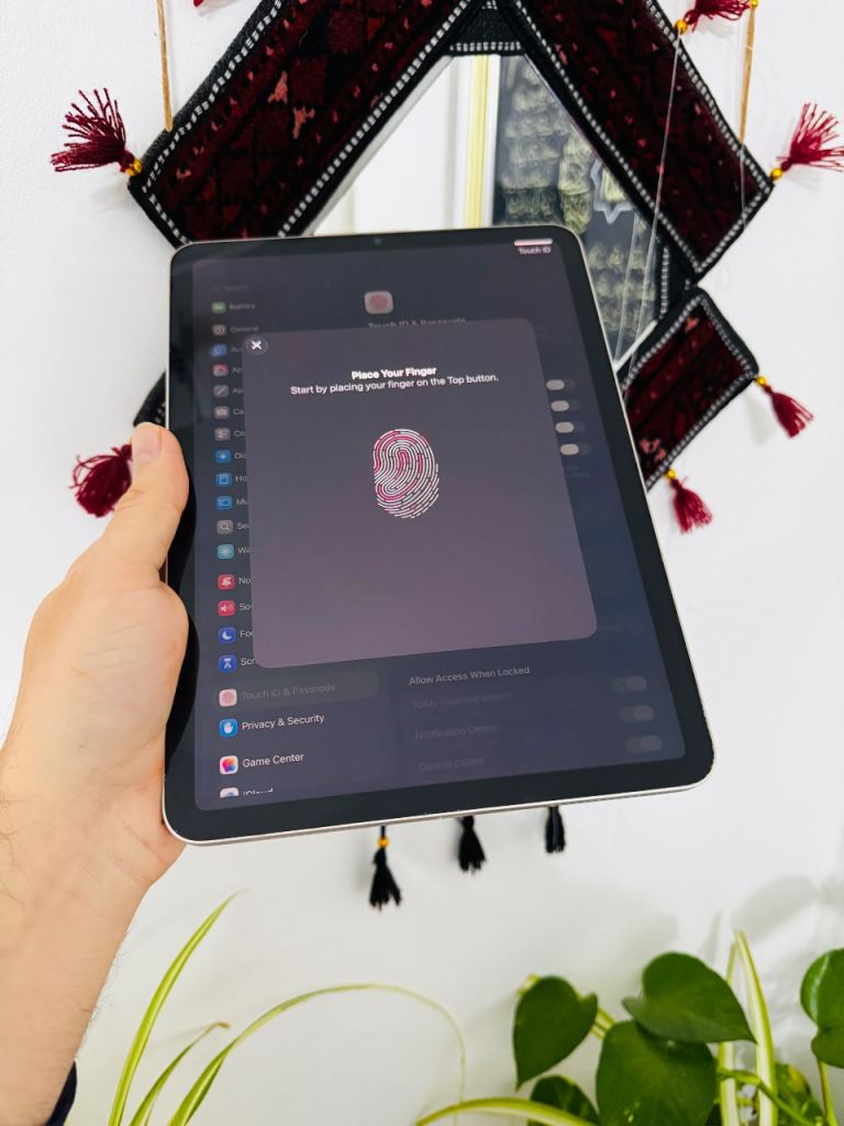 Apple iPad Air 5th Generation Brilliant Condition 