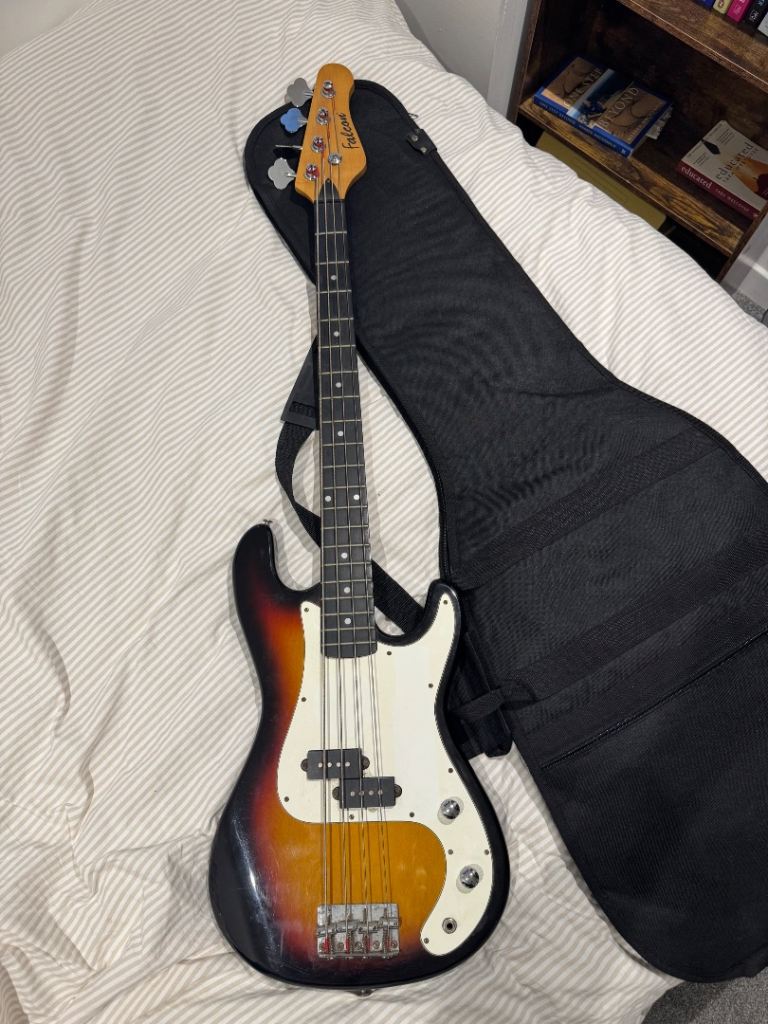 Falcon Bass Guitar with Fender Gig Bag – Good Condition