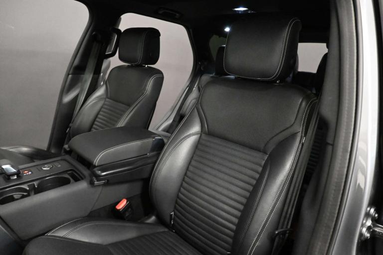 2021 Land Rover Discovery 3.0 Discovery R-Dynamic SE D MHEV Auto 4WD 5dr SUV Diesel Automatic