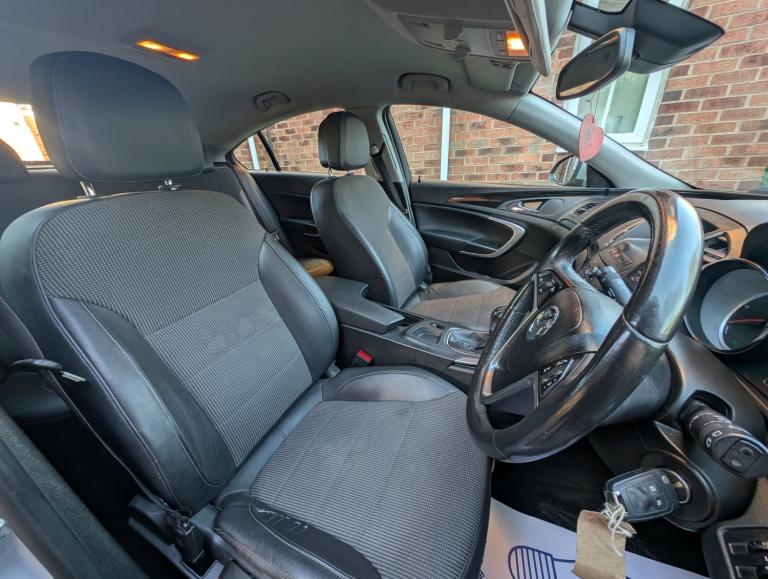 2013 Vauxhall Insignia 2.0 CDTi SE [160] 5dr HATCHBACK Diesel Manual