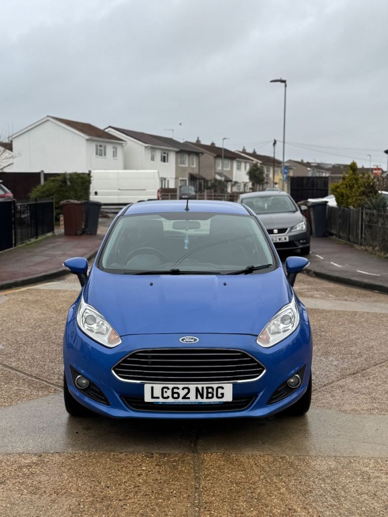 Ford, FIESTA, Hatchback, 2013, Semi-Auto, 1597 (cc), 5 doors