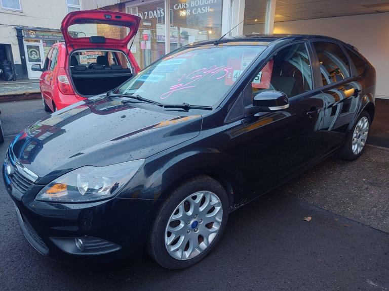 2011 Ford Focus 1.6 Zetec 5dr HATCHBACK Petrol Manual