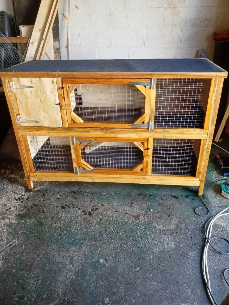 Double decker rabbit hutch 5ft