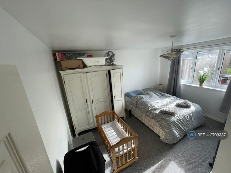 2 bedroom flat in Colley Drive, Sheffield, S5 (2 bed) (#2703337)