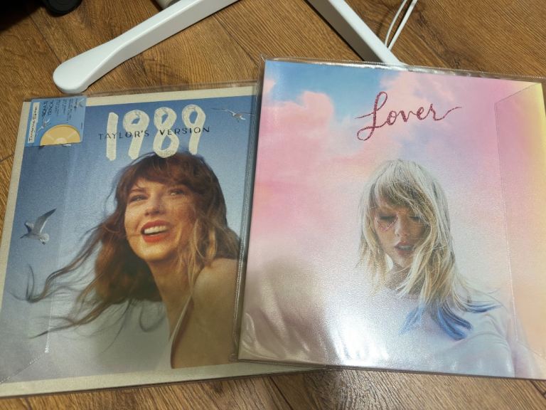 Taylor Swifr, Olivia Rodrigo (vinyls)