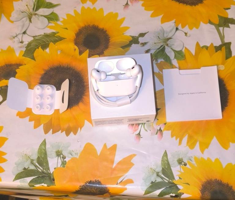 Apple AirPods Pro 2nd Gen – Perfect condition 
