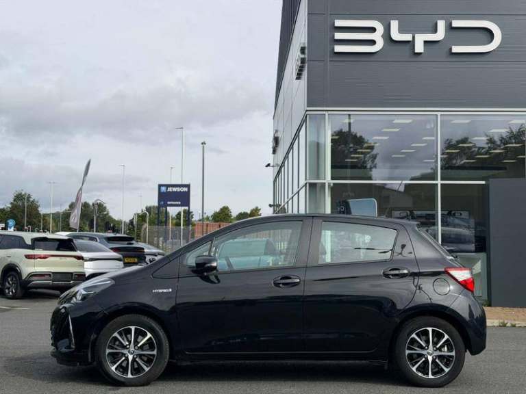 2017 Toyota Yaris 1.5 Hybrid Icon Tech 5dr CVT Automatic Hatchback Hybrid Automatic