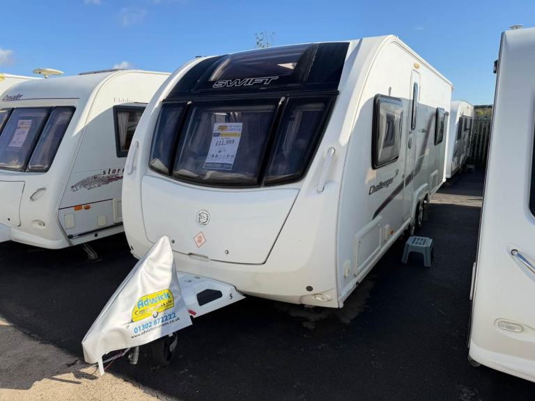 Swift Challenger 620 SE Rear Fixed Single Beds