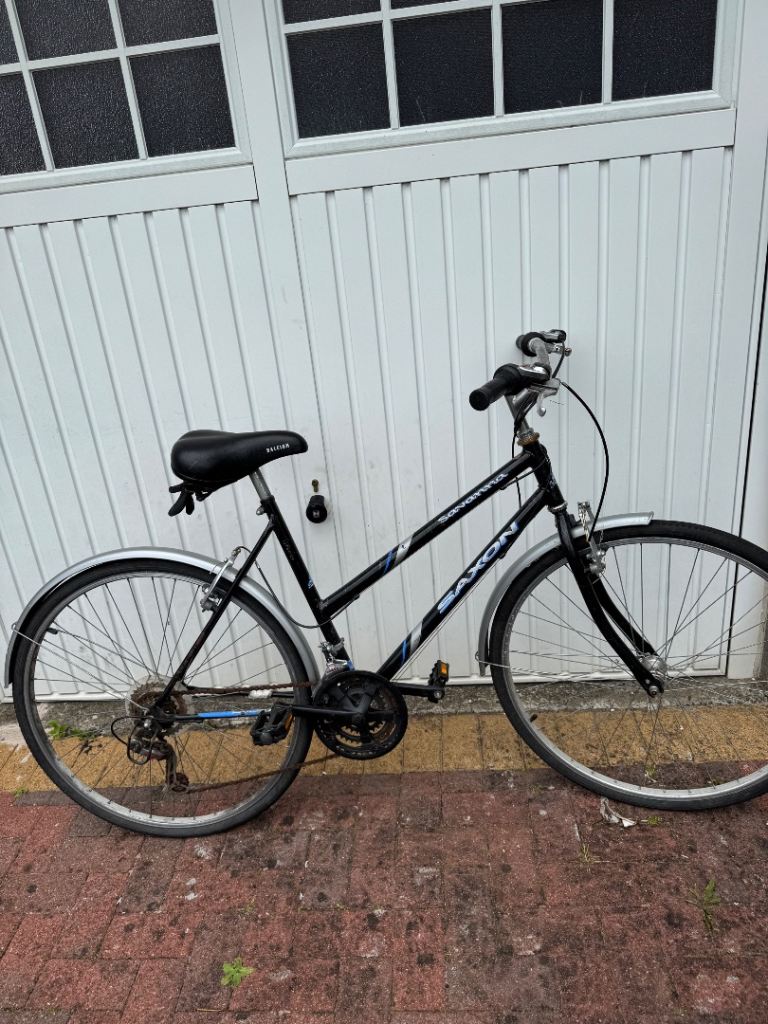 Saxon Hybrid Bike - Black, Good Condition