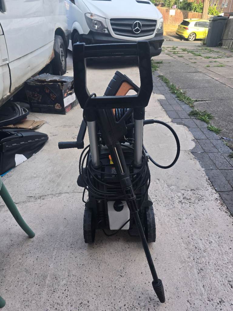 Pressure washer