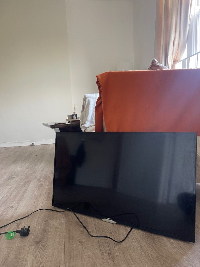 40” Polaroid, flat screen TV. 