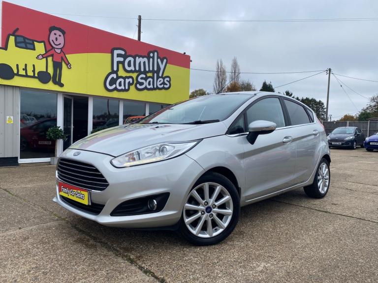 FORD FIESTA 1.0 TITANIUM AUTOMATIC SUPER LOW MILEAGE FULL HISTORY IMMACULATE CON