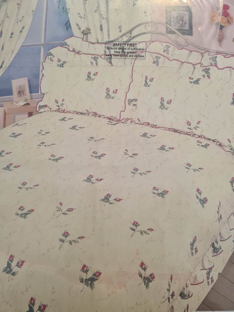 Manor House Vintage Inspired Floral Double Duvet Set- Brand New