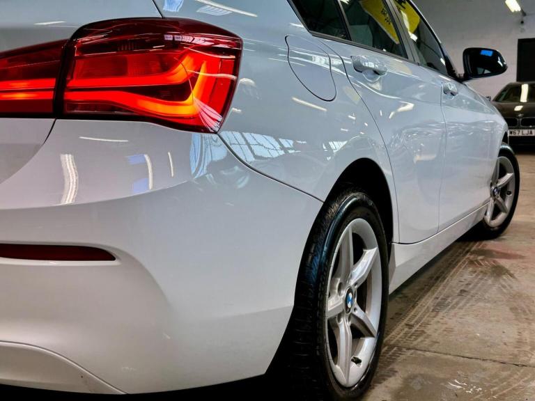 BMW 1 SERIES 1.5 118i SE Euro 6 (s/s) 5dr 2018