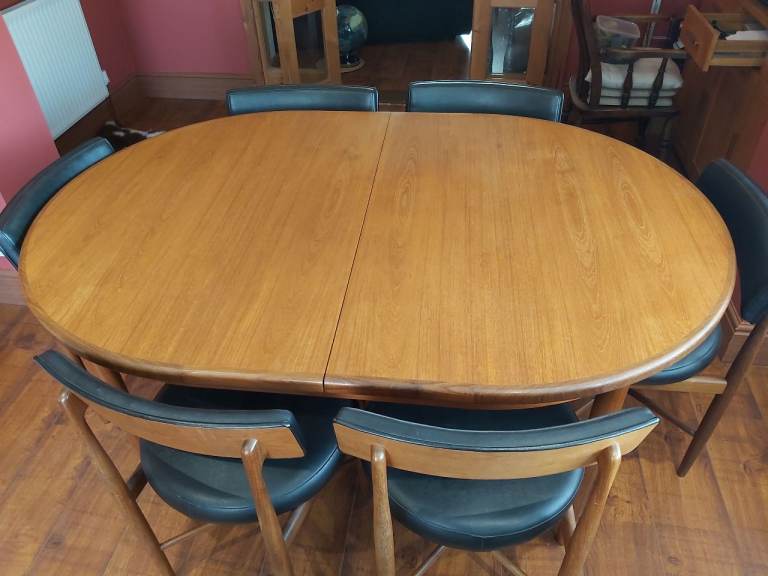 G Plan Fresco oval extending dining table with 6 chairs