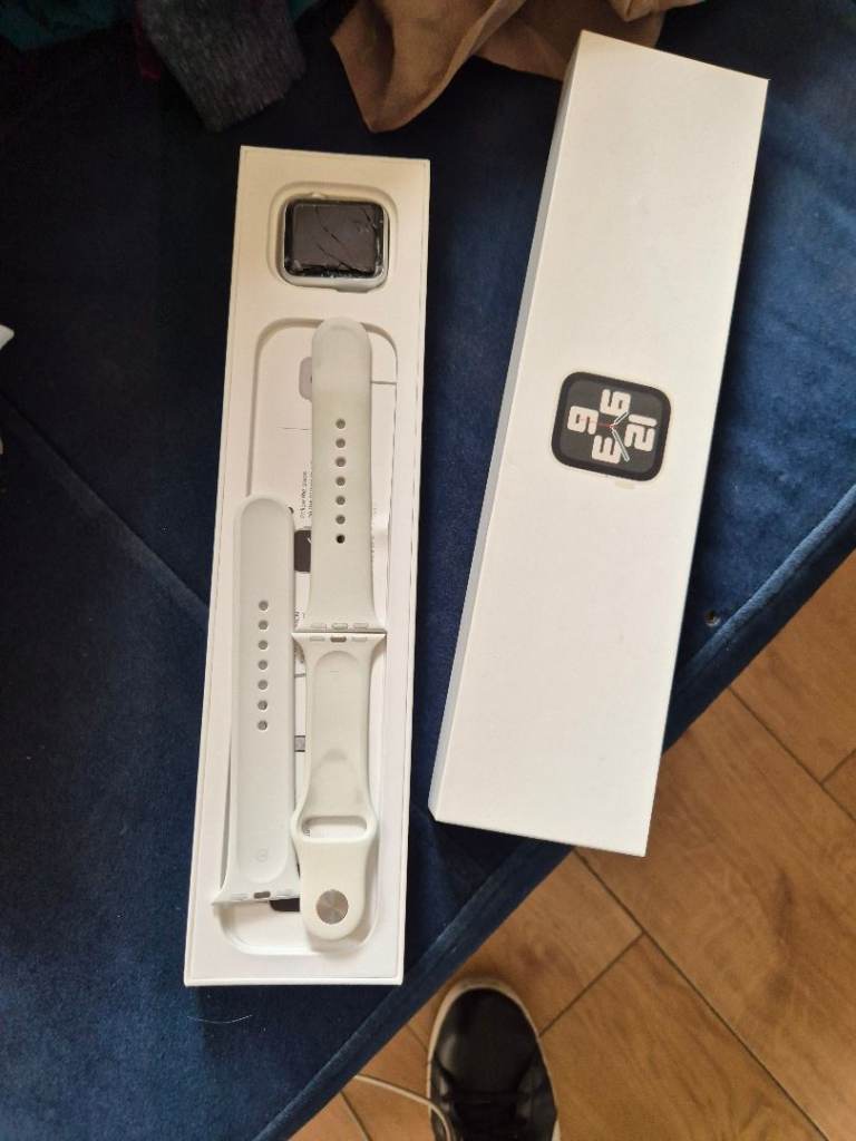 Apple se smart watch spares and repairs 