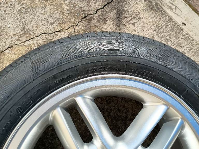 235 60 18" NEW JEEP SUV TYRE + ALLOY WHEEL