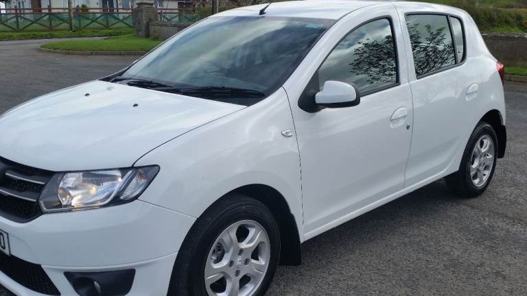 *BEAUTIFUL* 2014 Dacia Sandero Dci MOT 6 MARCH 27 TIMING BELT REPLACED @83K £20 A YEAR ROAD TAX