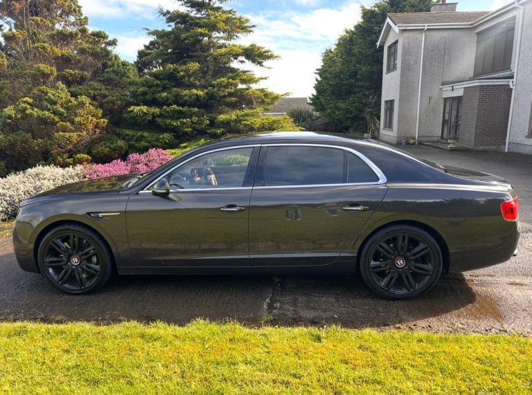 Stunning Bentley, FLYING SPUR, 2015, 3993 (cc),