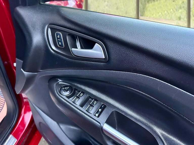  Ford Kuga 2.0 TDCi EcoBlue ST-Line AWD Euro 6 (s/s) 5dr Diesel Manual