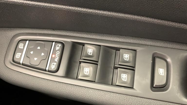 2020 Renault Captur 1.3 TCe ENERGY S Edition SUV 5dr Petrol EDC Euro 6 (s/s) (150 ps) SUV Petrol ...