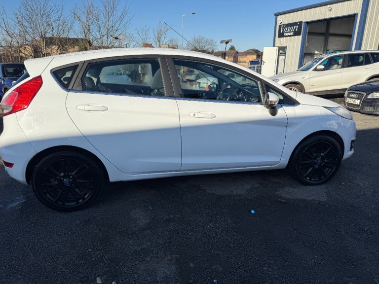 2013 Ford Fiesta 1.3 Zetec 5 Door 104,000 Miles MOT'd September Great driver Alloy Wheels,