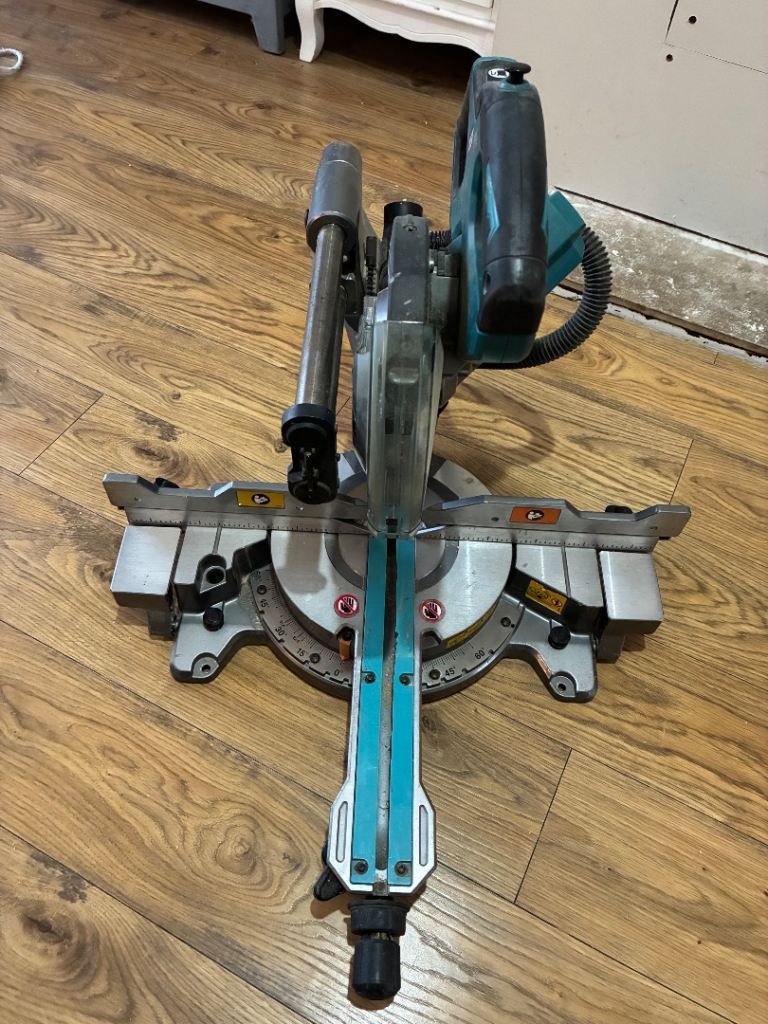 Makita LS002G XGT brushless 40 volt chop saw