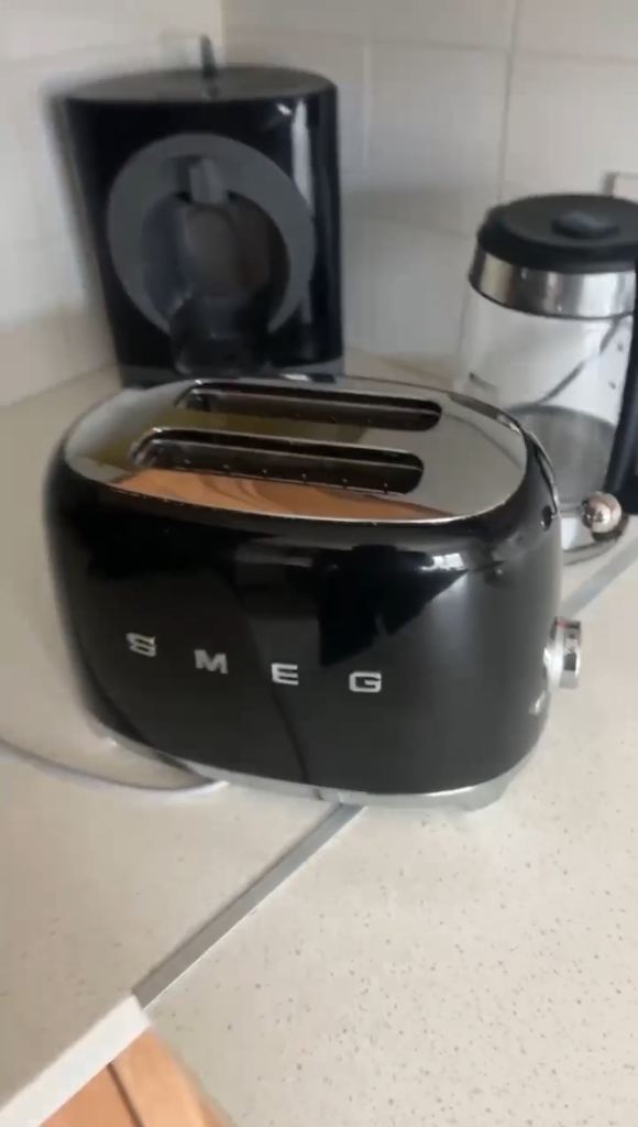 Black Smeg toaster retro