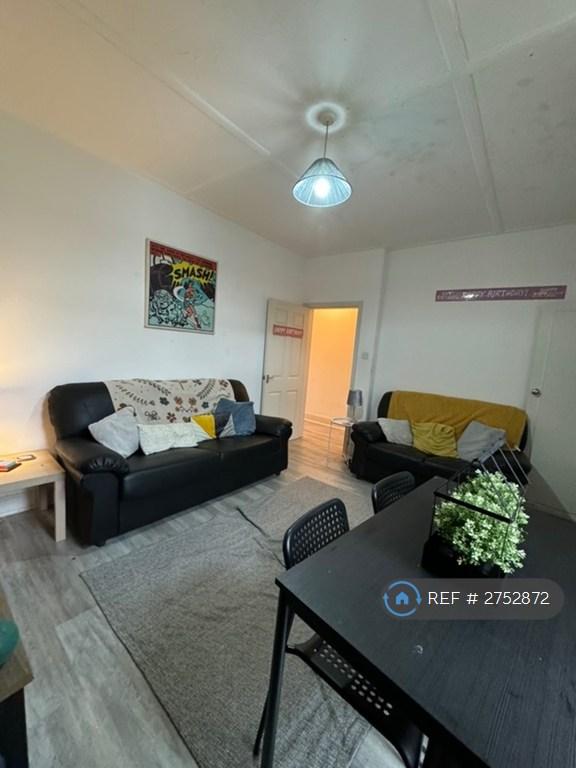 4 bedroom house in Richardson Street, Newcastle Upon Tyne, NE6 (4 bed) (#2752872)