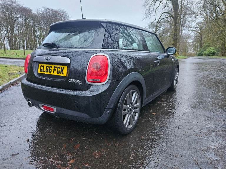Mini Cooper 1.5D Seven