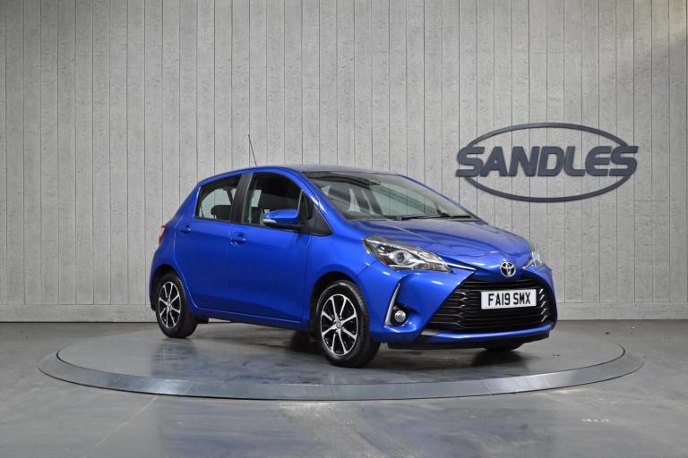 2019 Toyota Yaris 1.5 VVT-i Icon Tech Euro 6 5dr HATCHBACK Petrol Manual