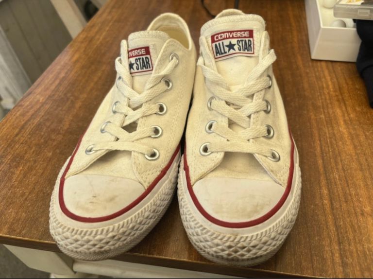 Cream Converse