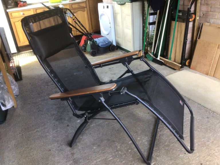 Black sun lounger 