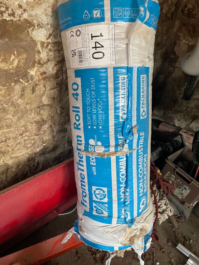 140mm insulation FrameTherm Roll 40 (2 x 570mm rolls) (9.14m²)
