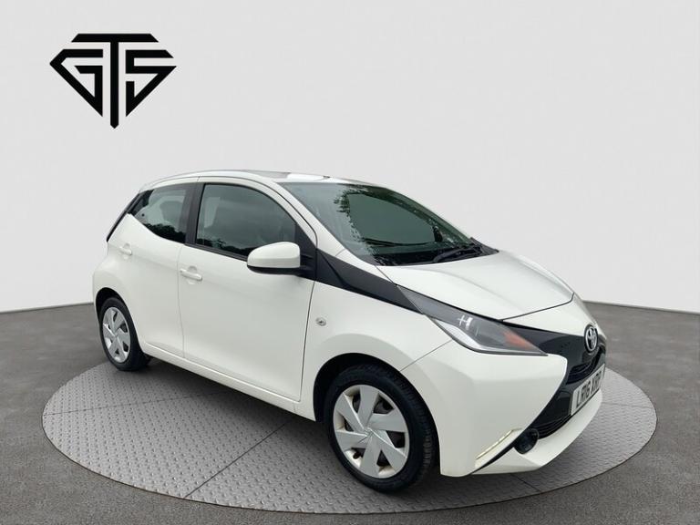 2016 Toyota AYGO VVT-i x-play Hatchback Petrol Manual